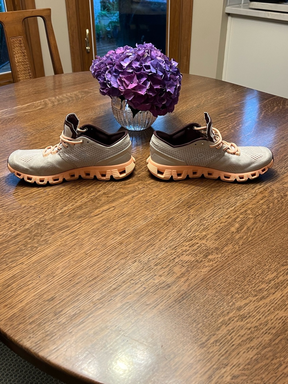 On Running Women's Lightweight Trainers in Light Gray and Peach - Picture 6 of 9